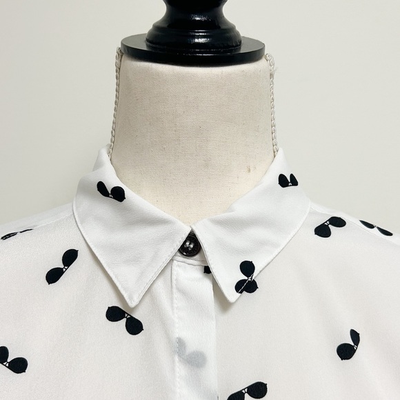 Karl Lagerfeld White Black Sunglasses Roll Tab Sleeve Button Up Collar Blouse XS - Picture 6 of 15